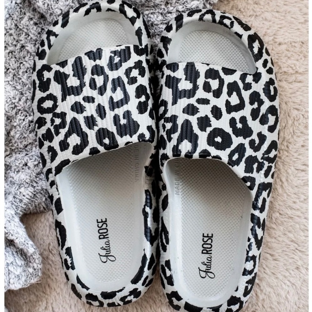 Casual Slides - Beachy or Casual Comfy (Cheetah Print)